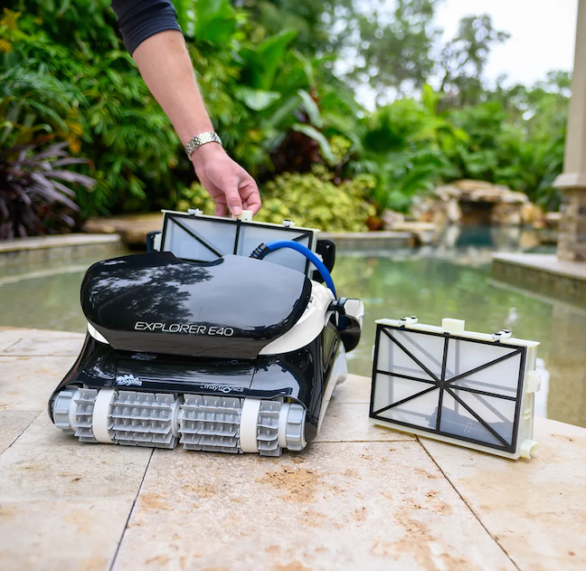 Maytronics Dolphin Explorer E40 feature image 1
