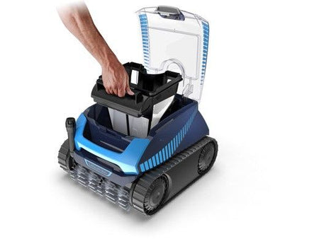 Polaris Freedom+ FFREEDOMP cordless robotic cleaner in the pool