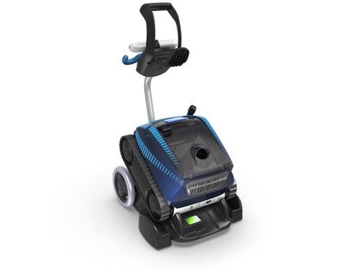 Polaris Freedom+ FFREEDOMP cordless robotic cleaner, lifestyle view