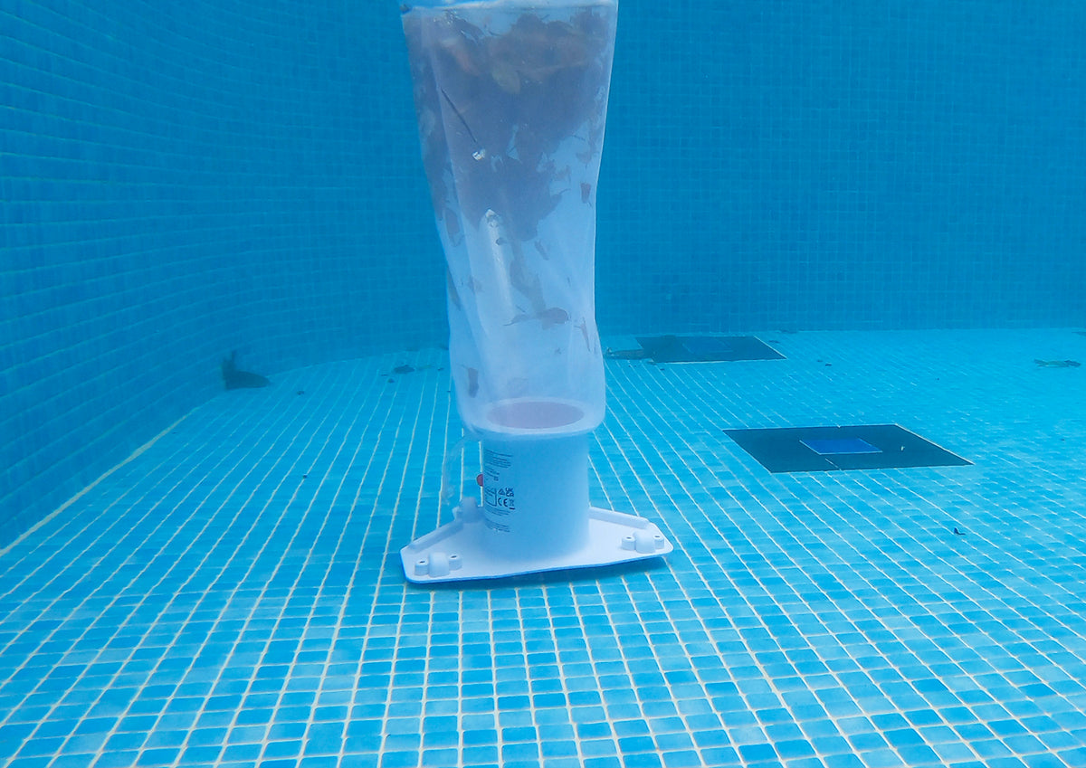Kokido by BWT BC40 cordless pool vacuum, detail view